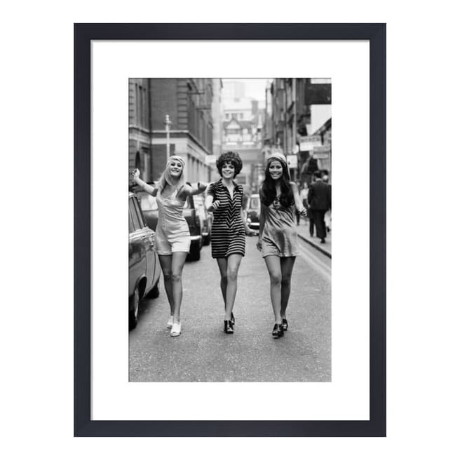 Mirrorpix Fashion Models, London 1969 36x27.9cm Framed Print