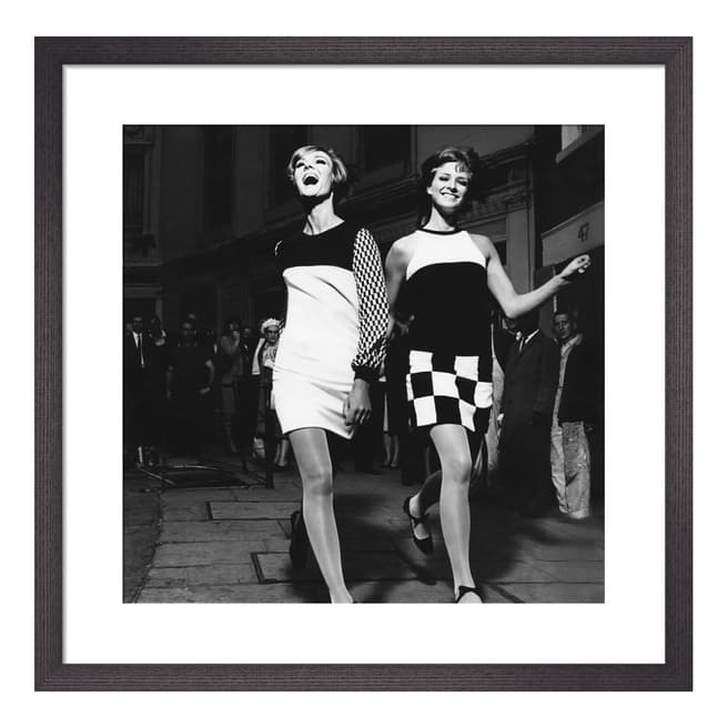 Vogue Vogue November 1965 30x30cm Framed Print