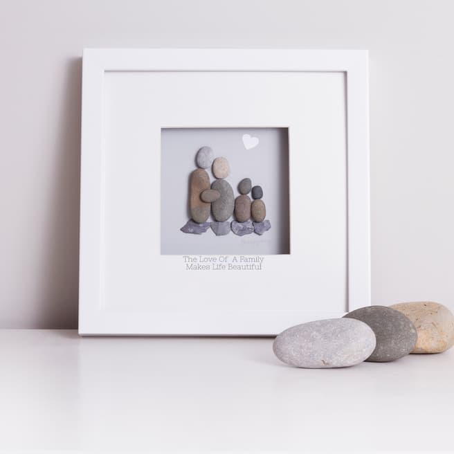 Daisy Maison "Love of Family" Pebble Picture