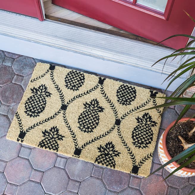 Entryways Pineapple Trellis Handwoven Coconut Fiber Doormat