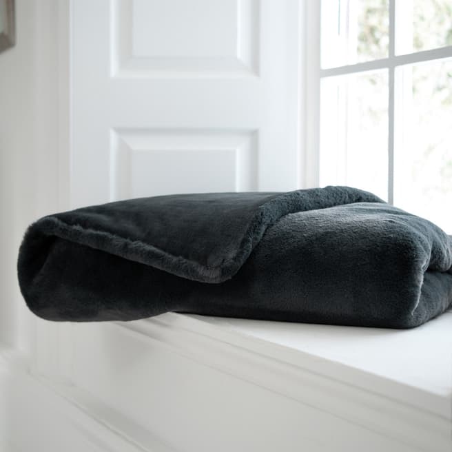 Deyongs Charcoal Bolingbroke Quilted Throw 150x200cm