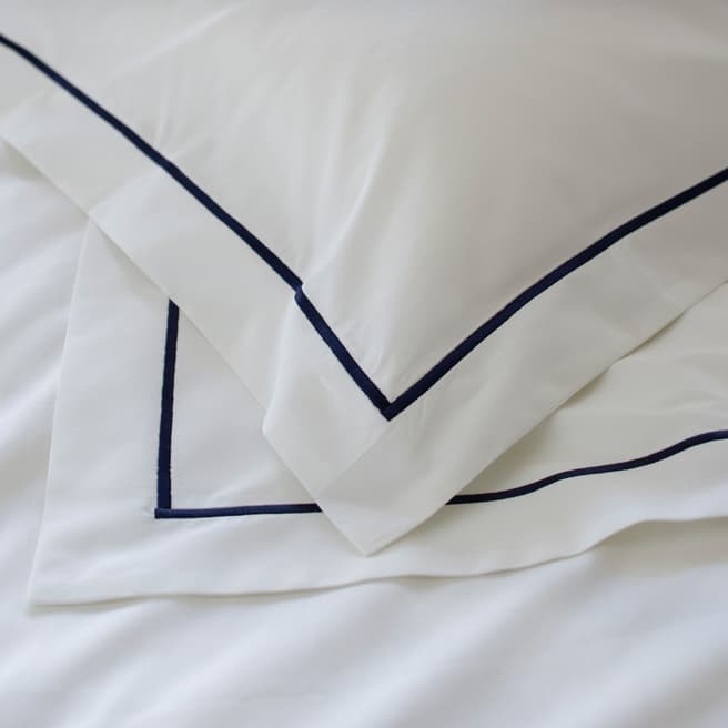 The Lyndon Company Cord Pair of Oxford Pillowcases, White/Navy