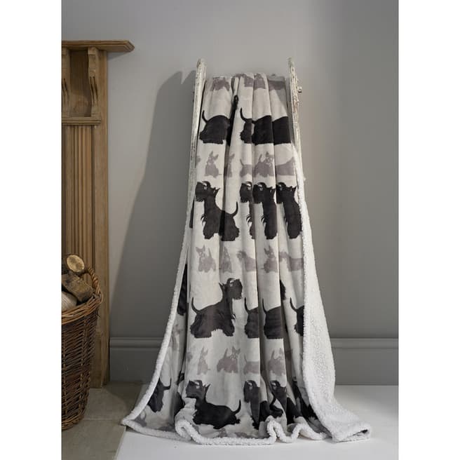 Deyongs Kenilworth Printed Flannel Sherpa Throw 140x180cm