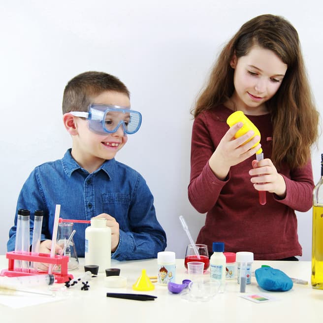 Buki Toys Chemistry Lab with 150 Experiments