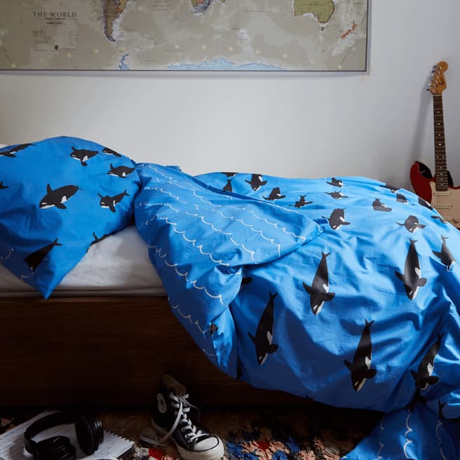 Anorak Orca Housewife Pillowcase, Blue