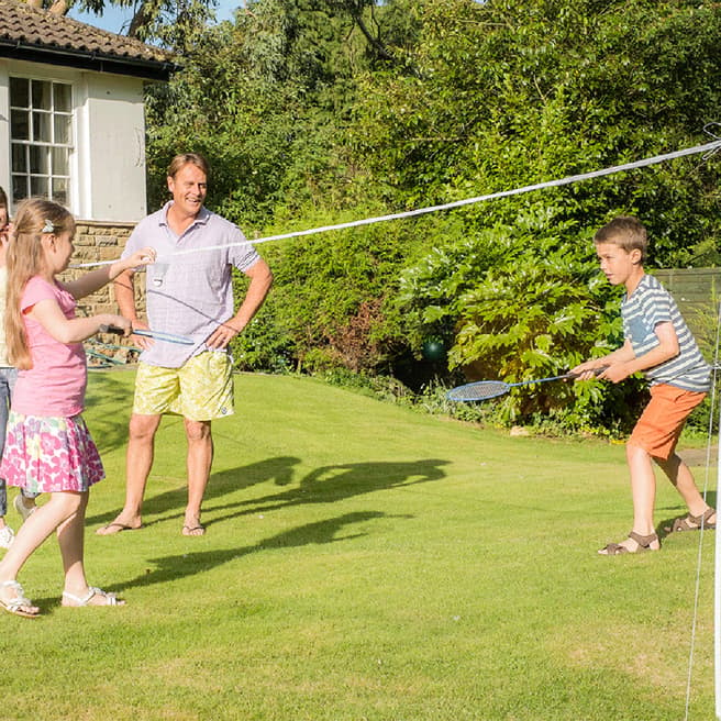Traditional Garden Games 4 Player Badminton Set with Net