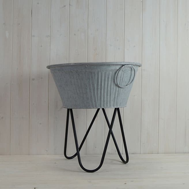 The Satchville Gift Company Round planter on metal legs