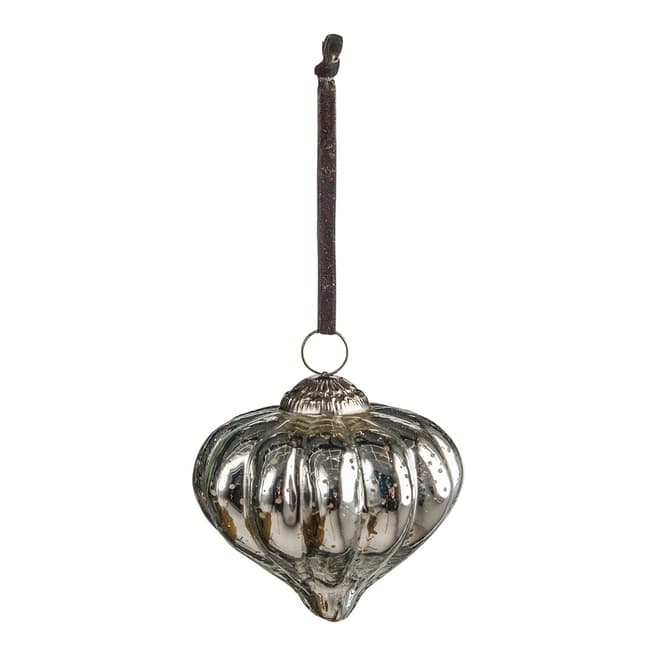 Gallery Living Fluted Baubles, Antique Silver