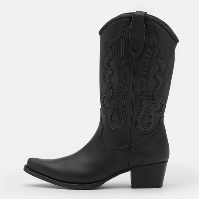 Max&Co. Black Leather Folk Ankle Boots