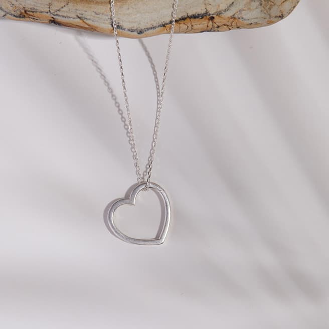Elika Silver Heart Pendant Necklace