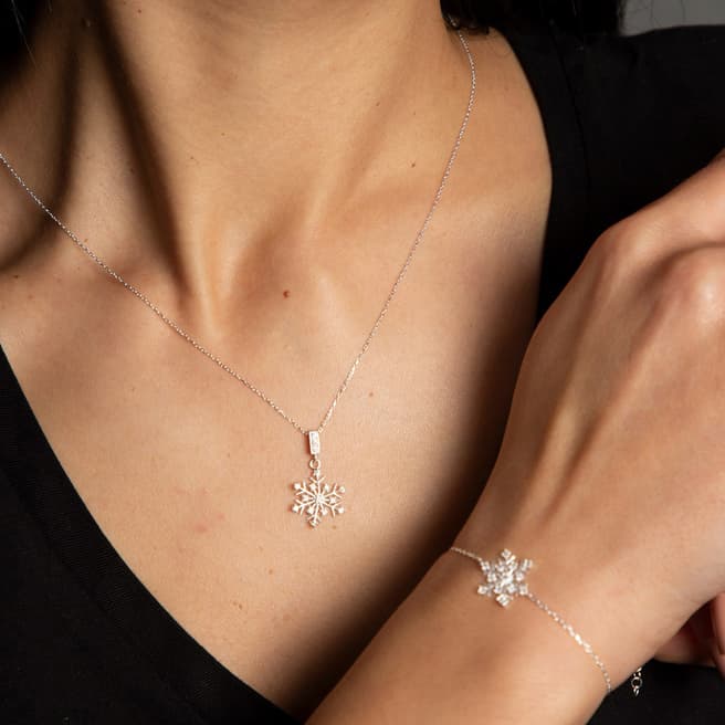 Elika Silver Snowflake Necklace & Bracelet Set