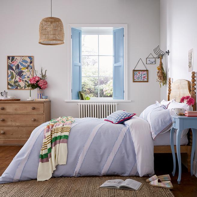 Diagonal Clipped Superking Duvet Set, Blue BrandAlley