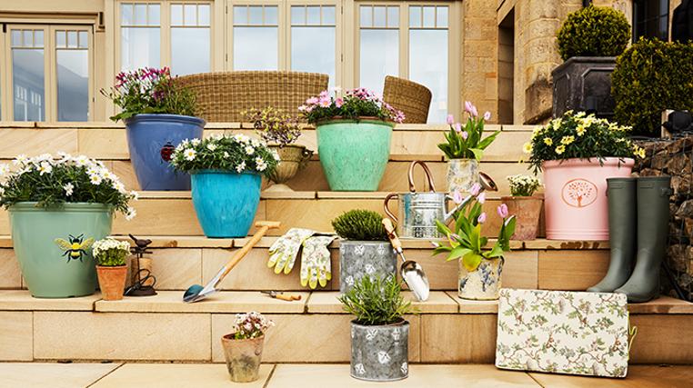 Garden Shop: Outdoor Cushions, Planters & Tools