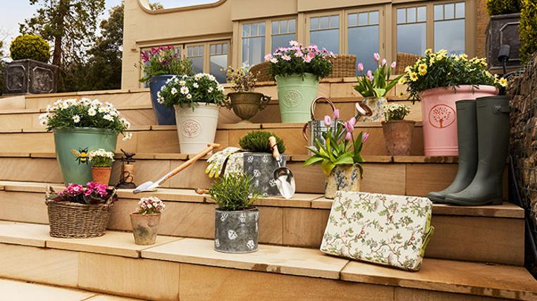 Garden Shop: Outdoor Cushions, Planters & Tools