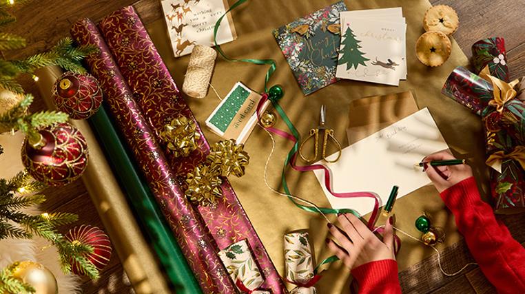 Christmas Cards & Crackers: Send Festive Wishes