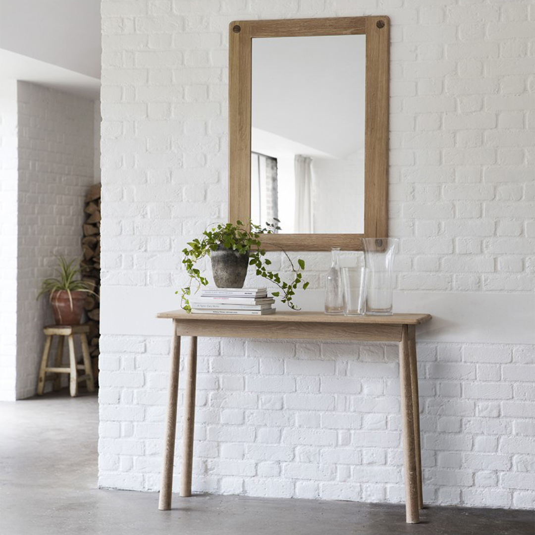 Gallery Living   Watson Console Table in Size 40, BrandAlley