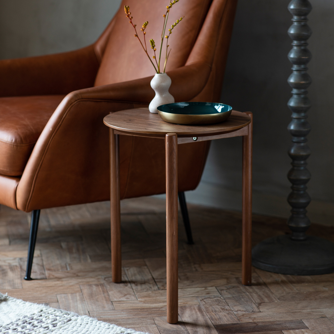 Gallery Living   Mirage Side Table Walnut in Size +44, BrandAlley