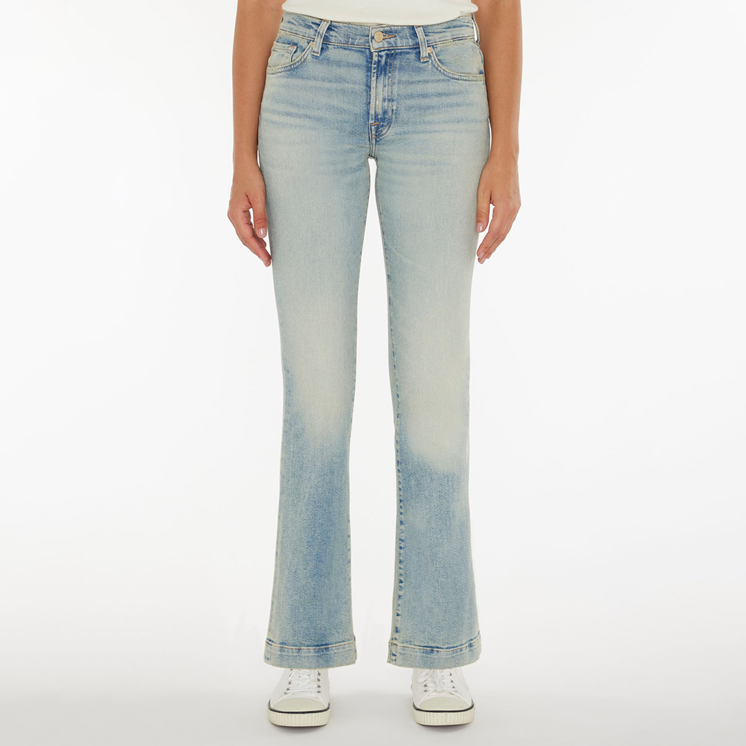 Light Wash Tailorless Bootcut Stretch Jeans