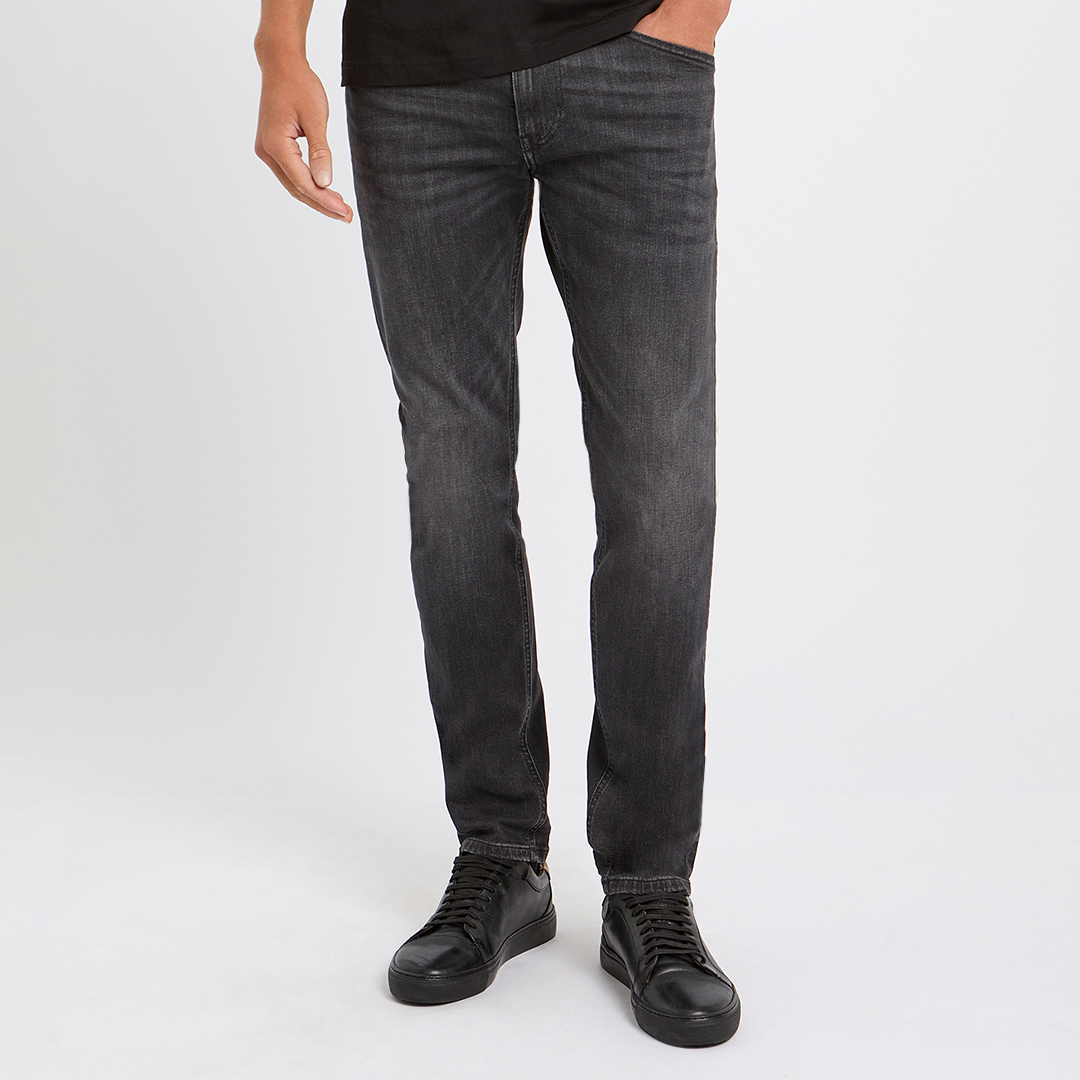 Diesel Men's   Black Washed Thommer Slim Stretch Jeans in Size 34 32, BrandAlley