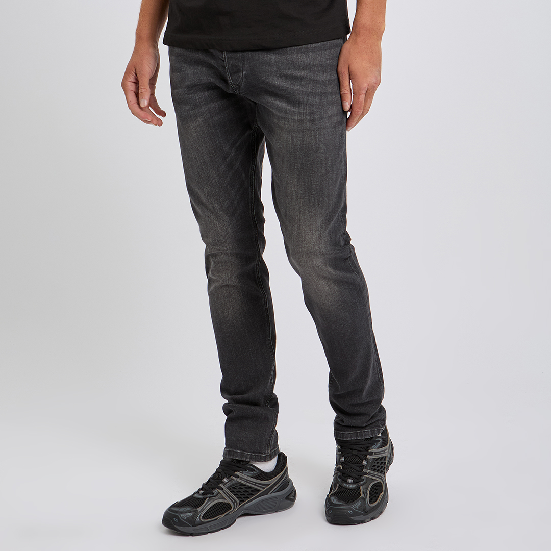 Diesel Men's  Washed Black TEPPHAR-X Slim Stretch Jeans in Size 32 32, BrandAlley