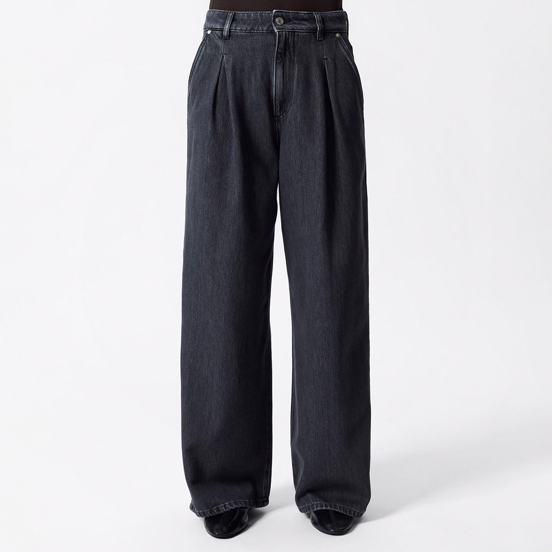 Black Wash Pleated Jeans