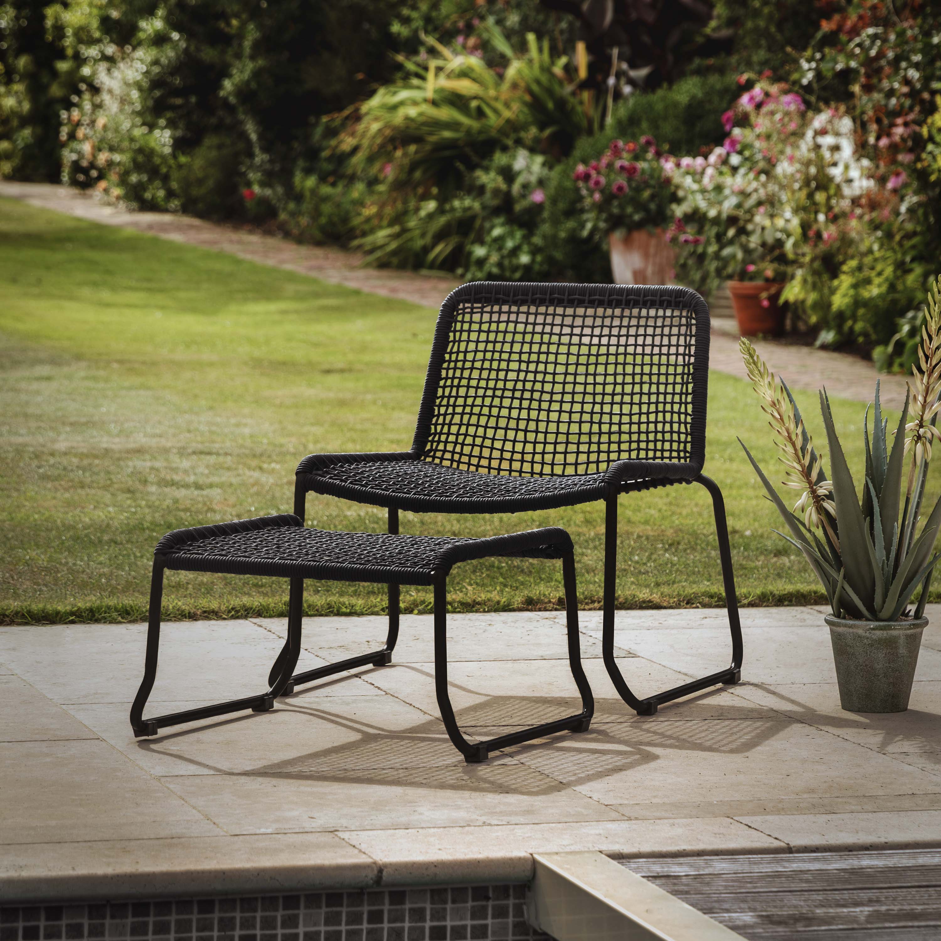 Gallery Living    Black Abbots Lounge Chair With Footstool in Size 1, BrandAlley