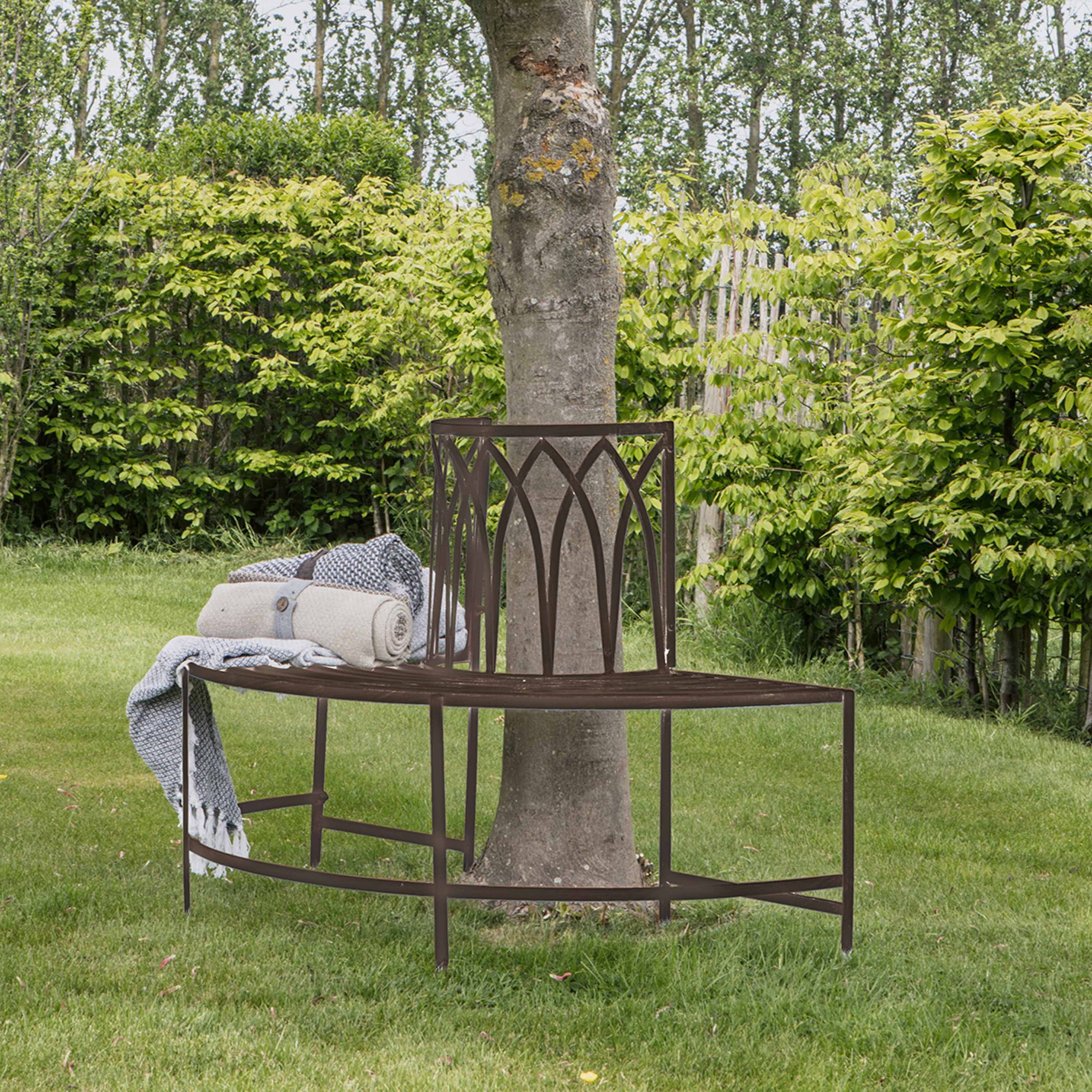 Gallery Living   Zedo Outdoor Tree Bench Seat Ember in Size +44, BrandAlley