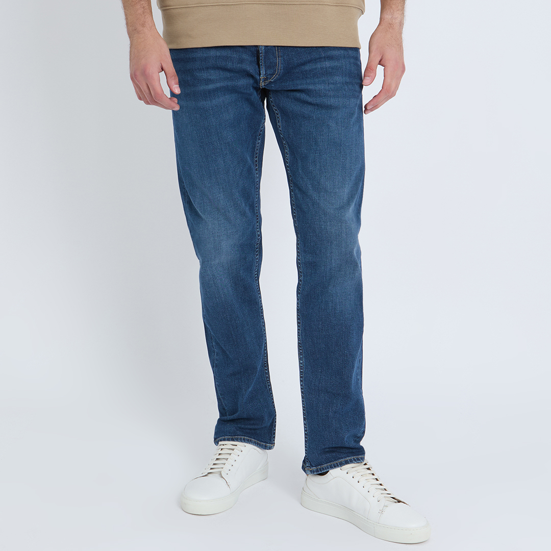 Replay Men's  Blue Grover ECO PLUS Straight Stretch Jeans in Size 38 32, BrandAlley