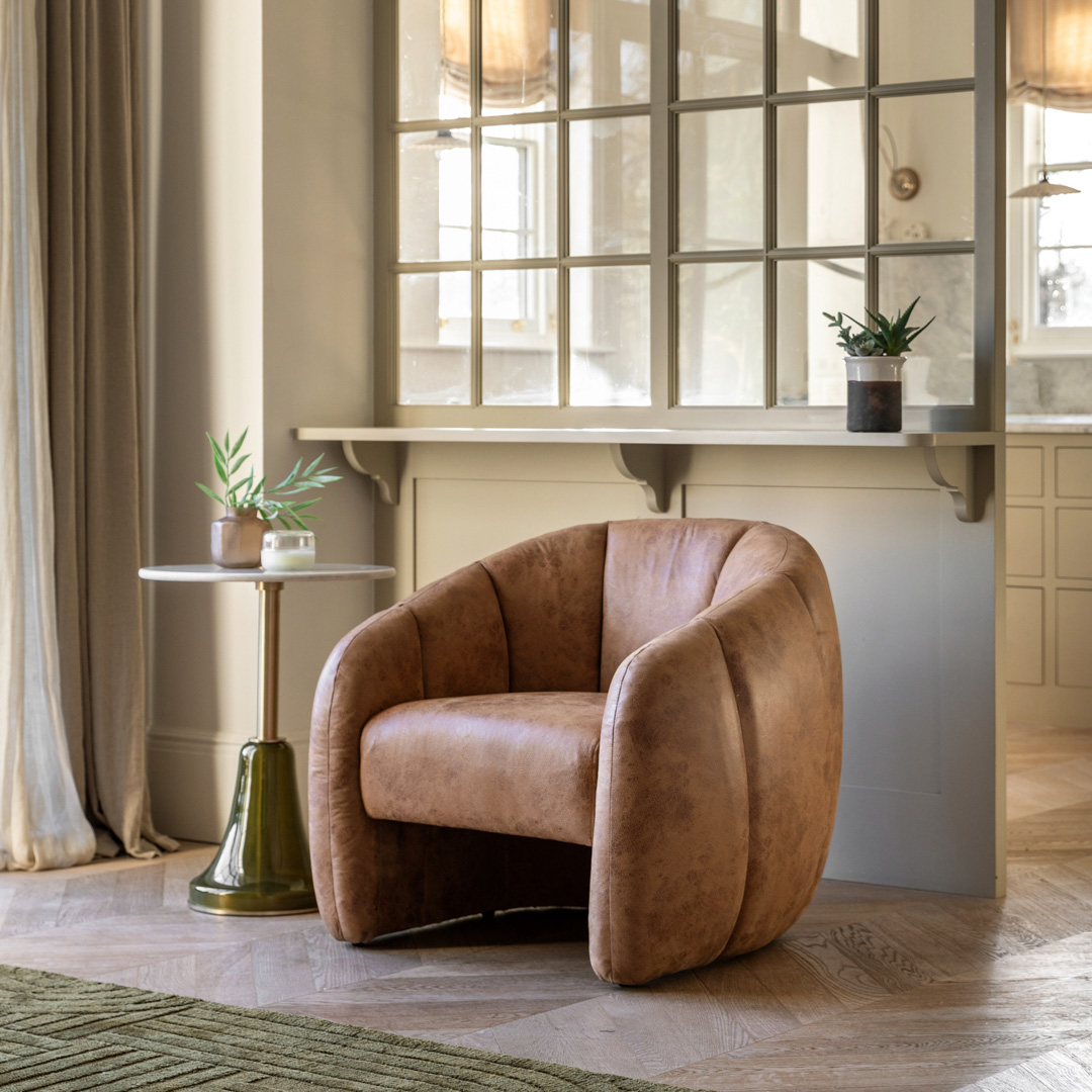 Gallery Living   Veridian Tub Chair Antique Tan Leather in Size +44, BrandAlley