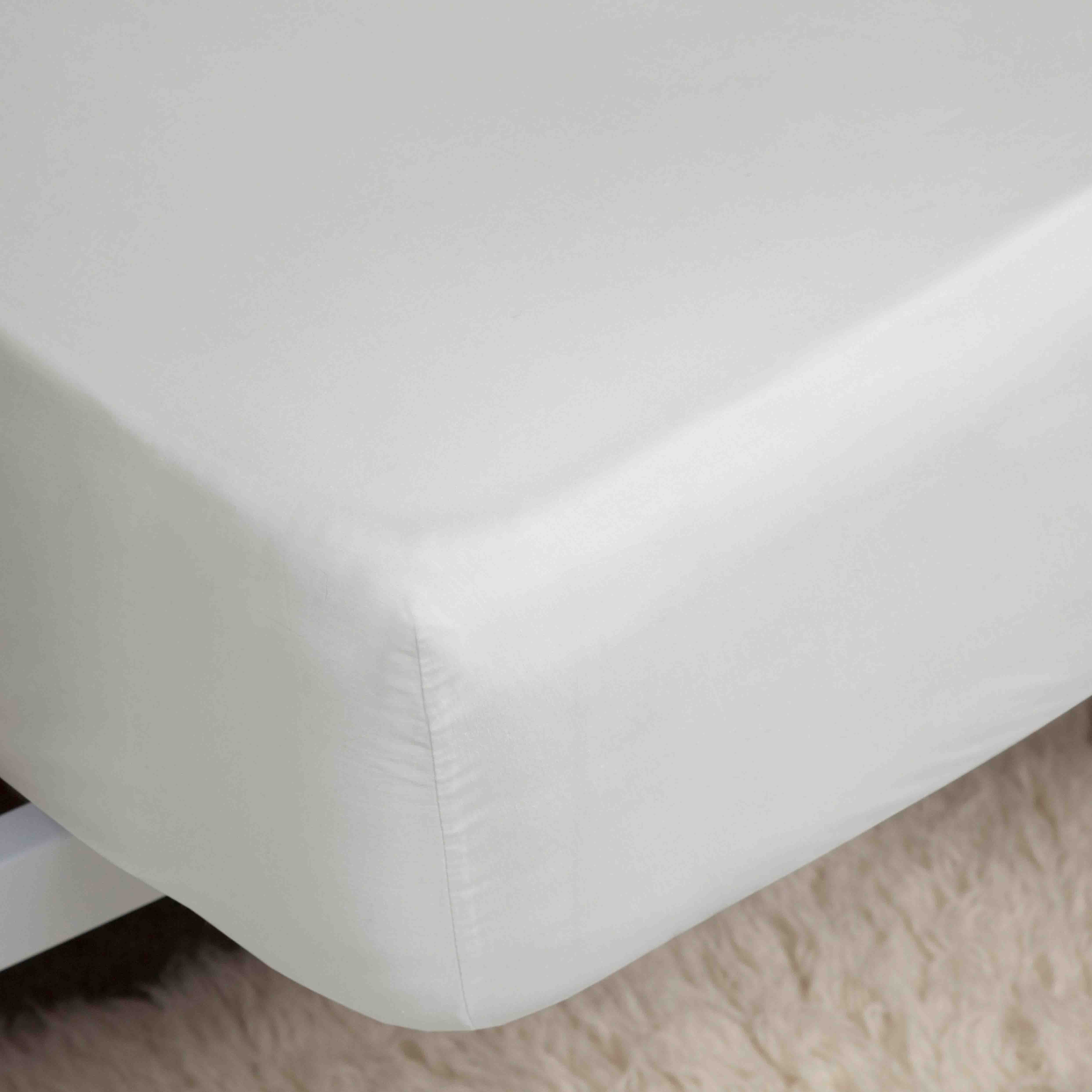 Belledorm    Ivory Egyptian Cotton 400 Thread Count 15" Fitted Sheetdouble in Size Double, BrandAlley