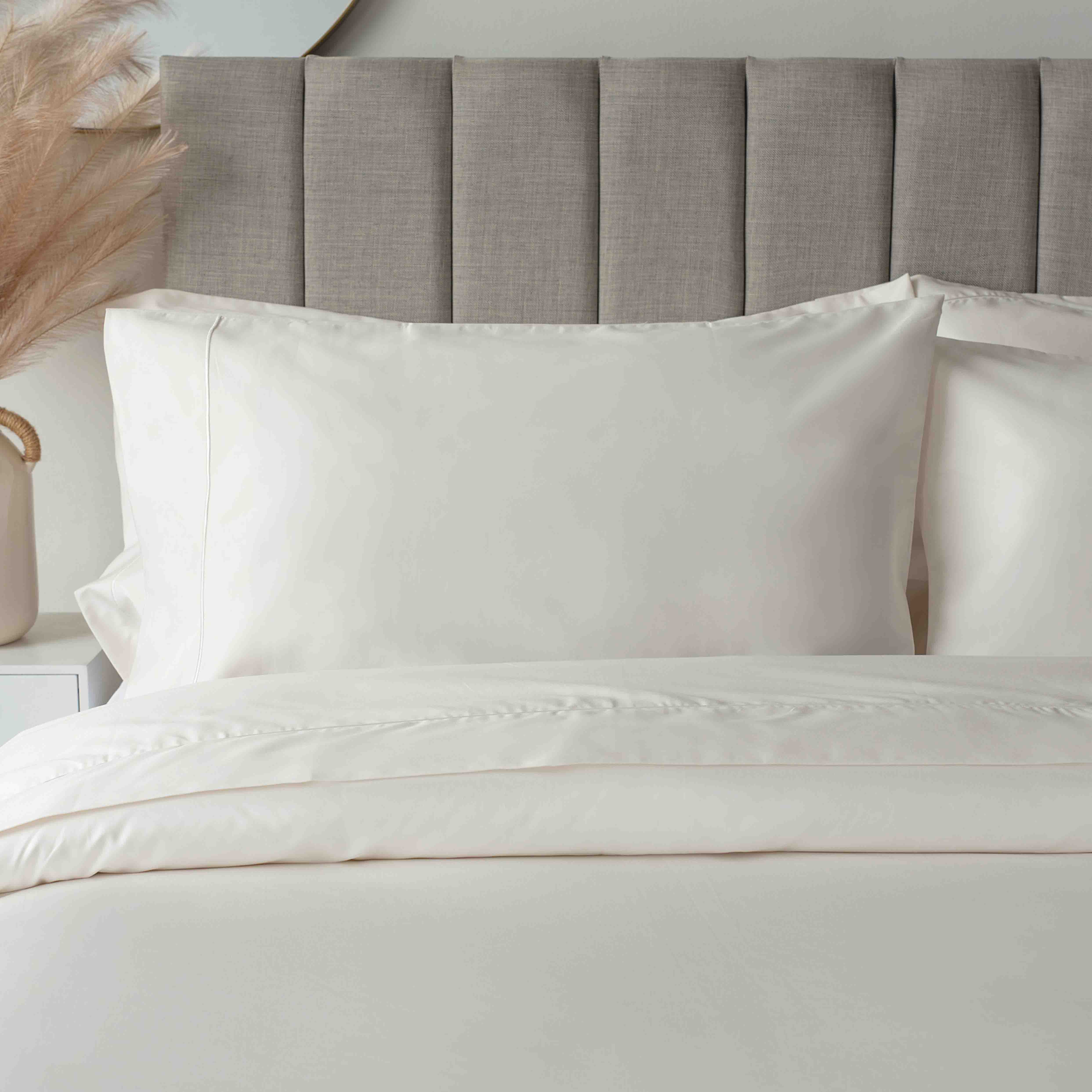 Belledorm   Egyptian Cotton 400 Thread Count Standard Pillowcase Ivory, BrandAlley