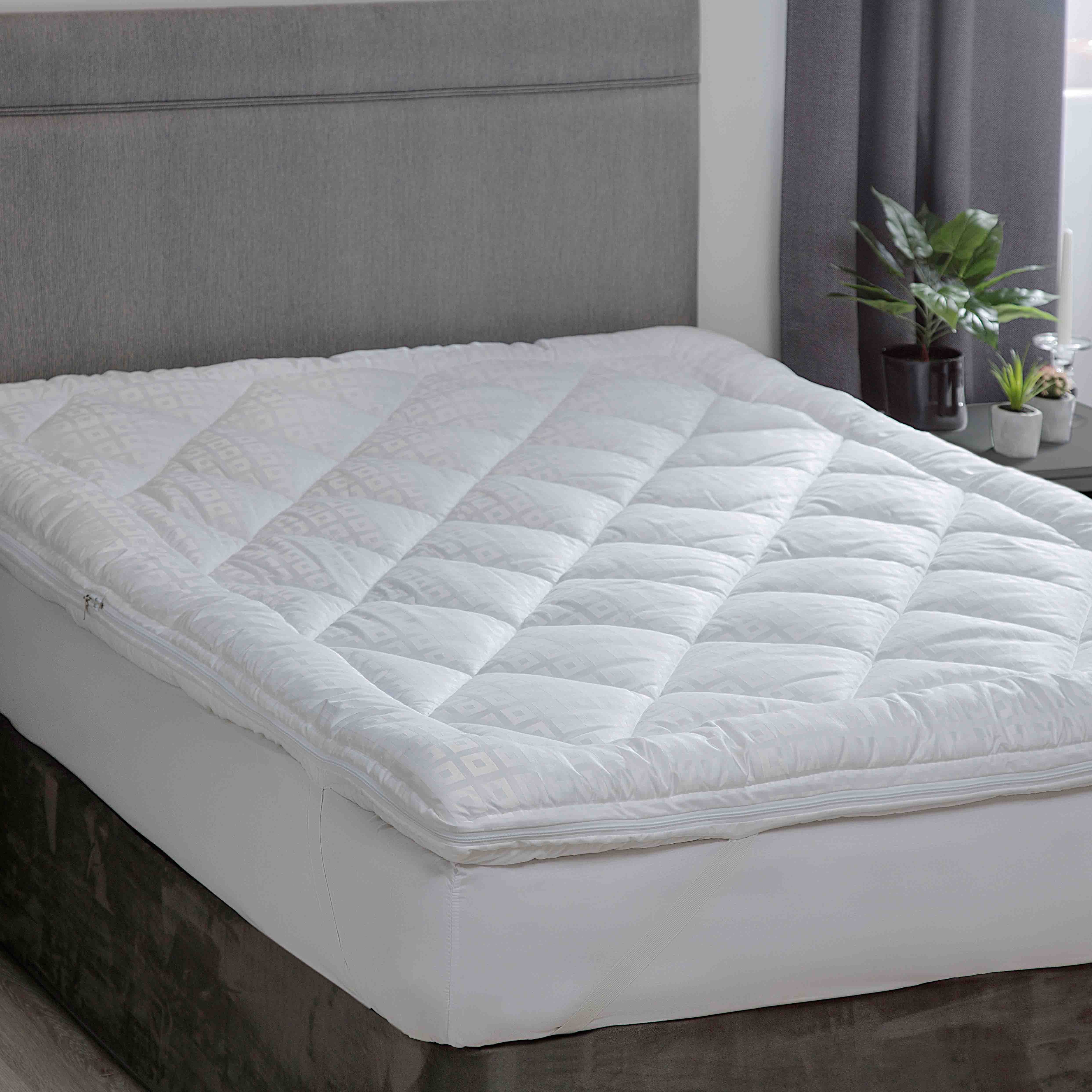 Belledorm    White Hotel Filled Dual Topper Double in Size Small Double, BrandAlley