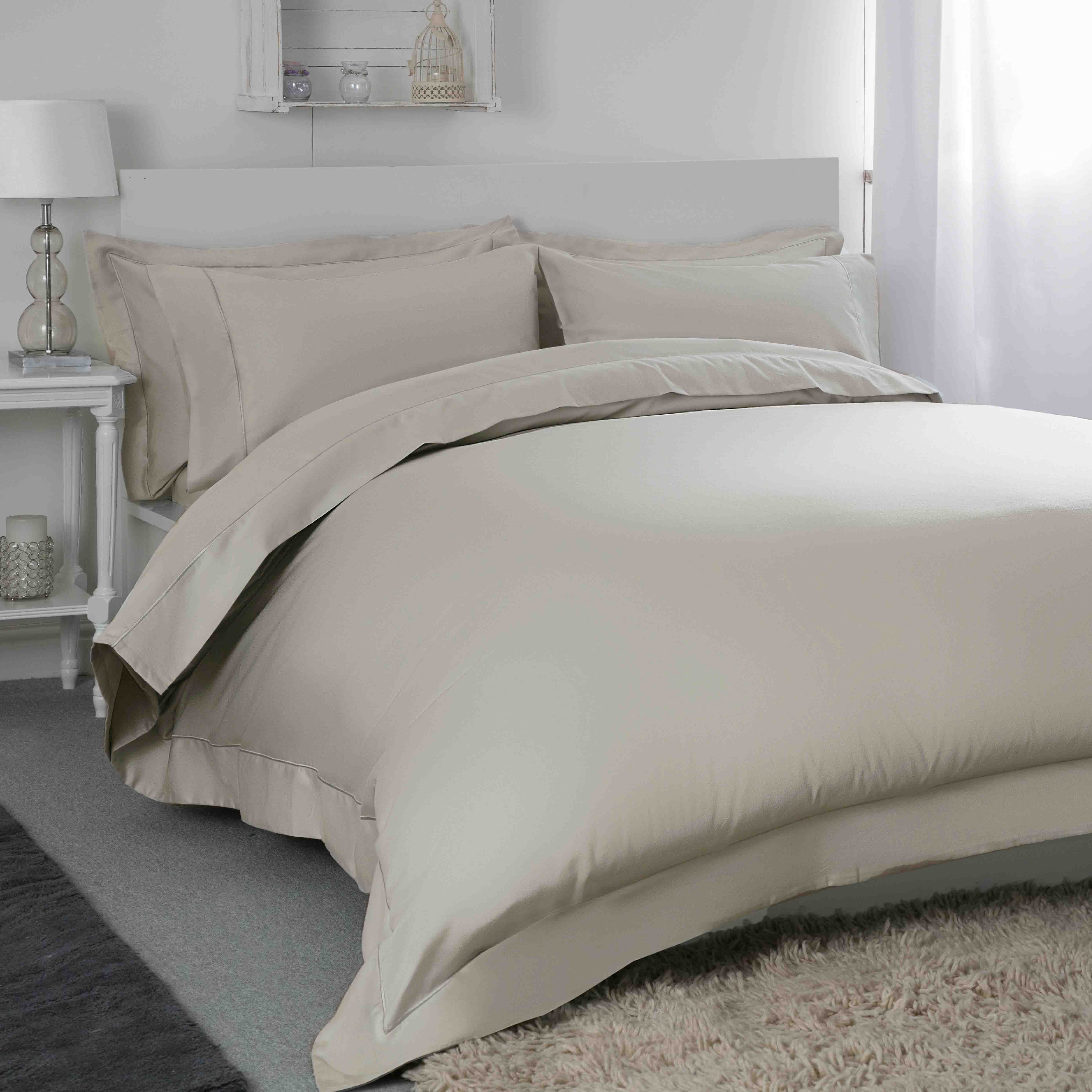 Belledorm   Egyptian Cotton 400 Thread Count Oxford Duvet CoverSuperking Oyster in Size Superking, BrandAlley
