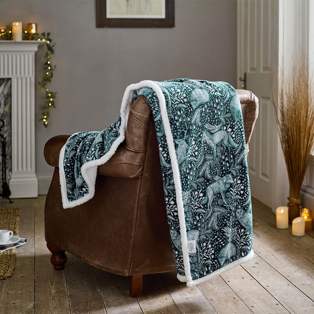 Deyongs   Woodland Folk 140x180cm Throw Green in Size 180cm, BrandAlley