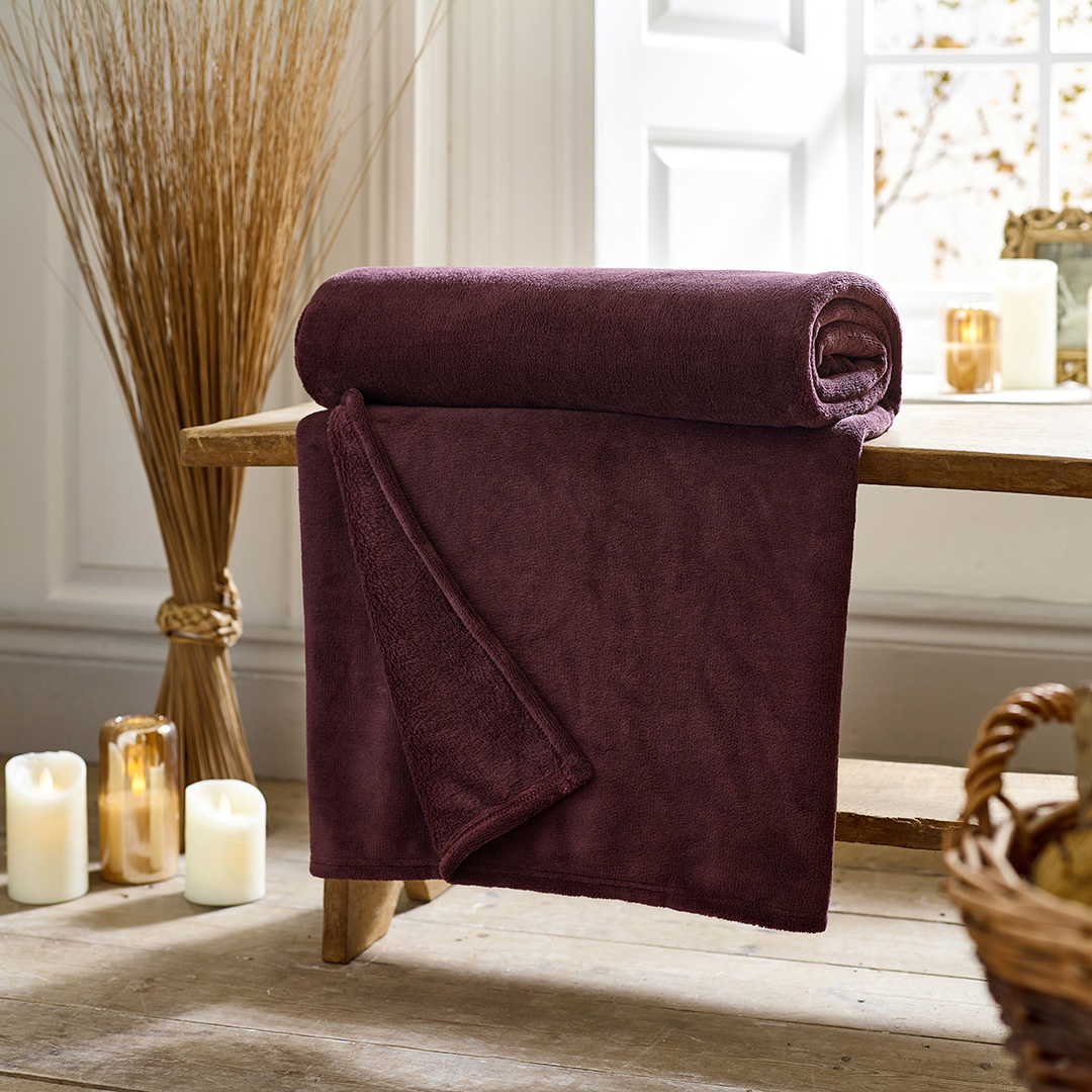 Deyongs   Snuggle Touch 140x180cm Blanket Wine in Size 180cm, BrandAlley