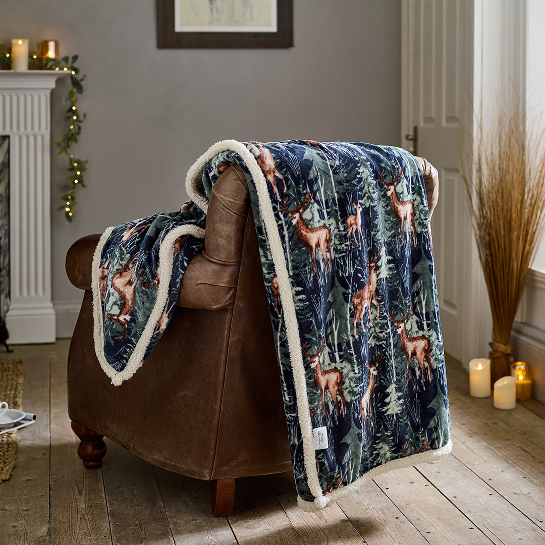 Deyongs   Stag 140x180cm Throw Navy in Size 180cm, BrandAlley