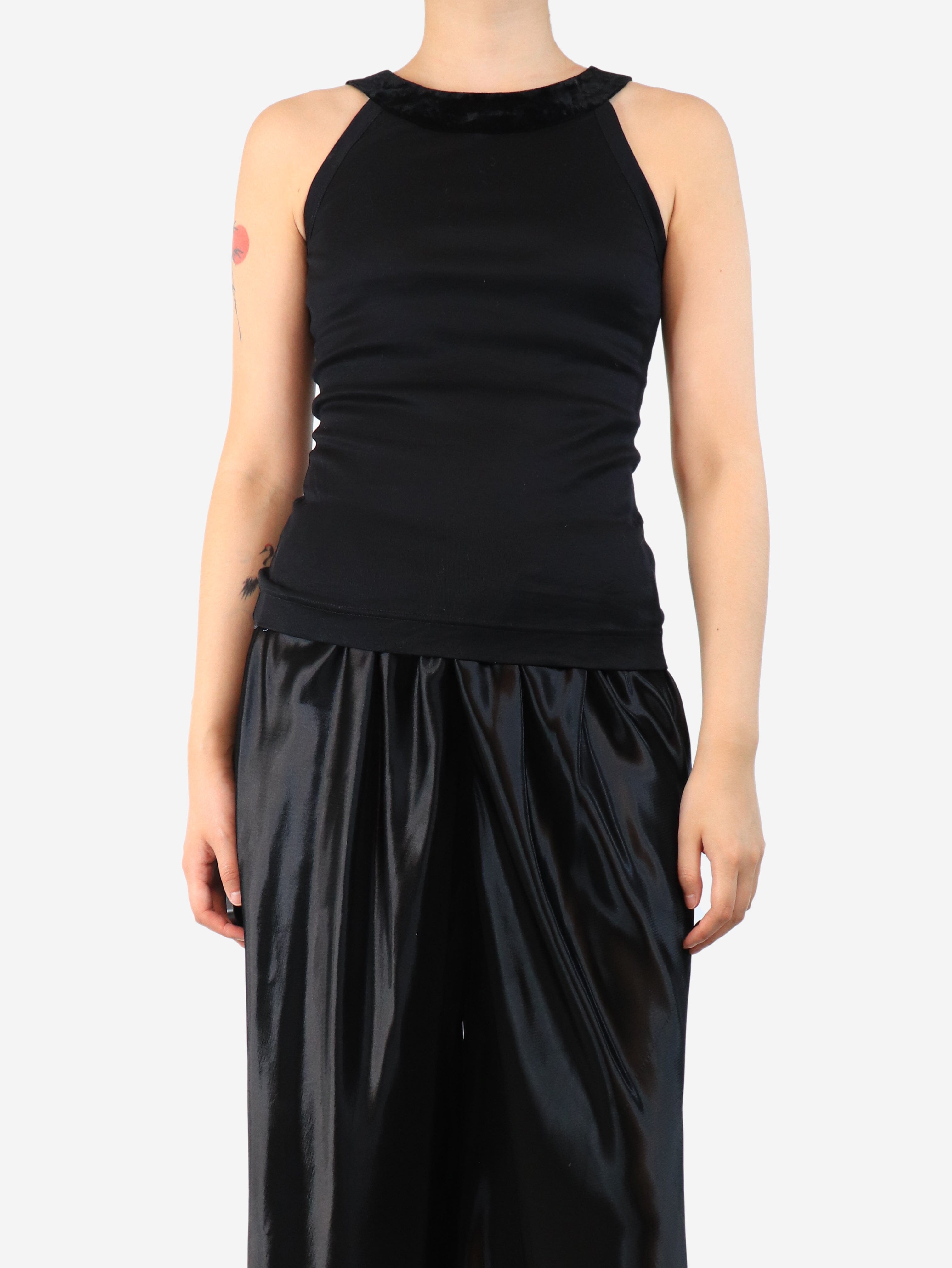 Pre-Loved Dolce & Gabbana Black velour-halterneck tank top – Size 10 Pre-Loved Dolce & Gabbana Black velour-halterneck tank top – Size 10