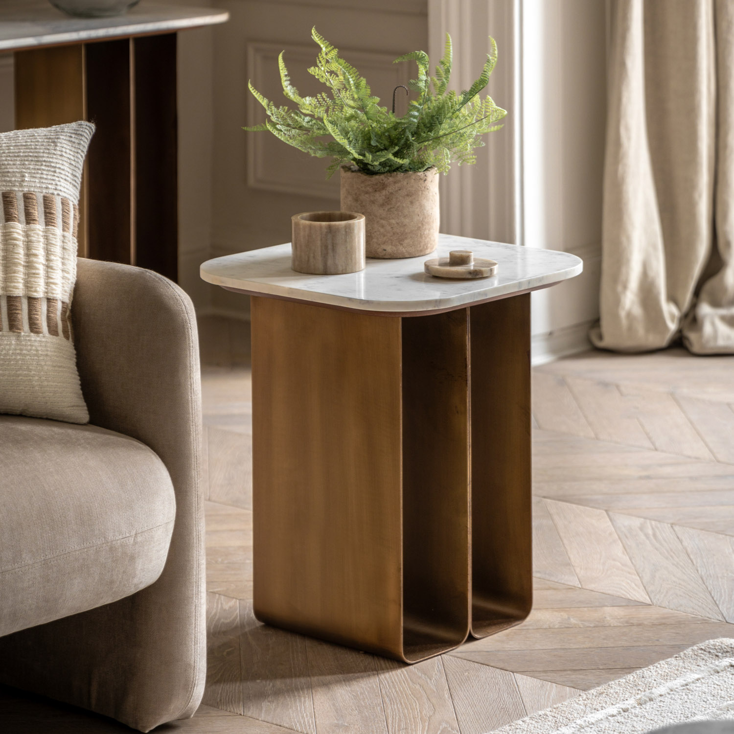 Gallery Living   Zenith Side Table in Size +44, BrandAlley