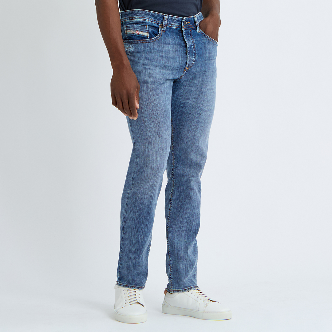 Diesel Men's   Blue Light Buster Jeans in Size 38 32, BrandAlley