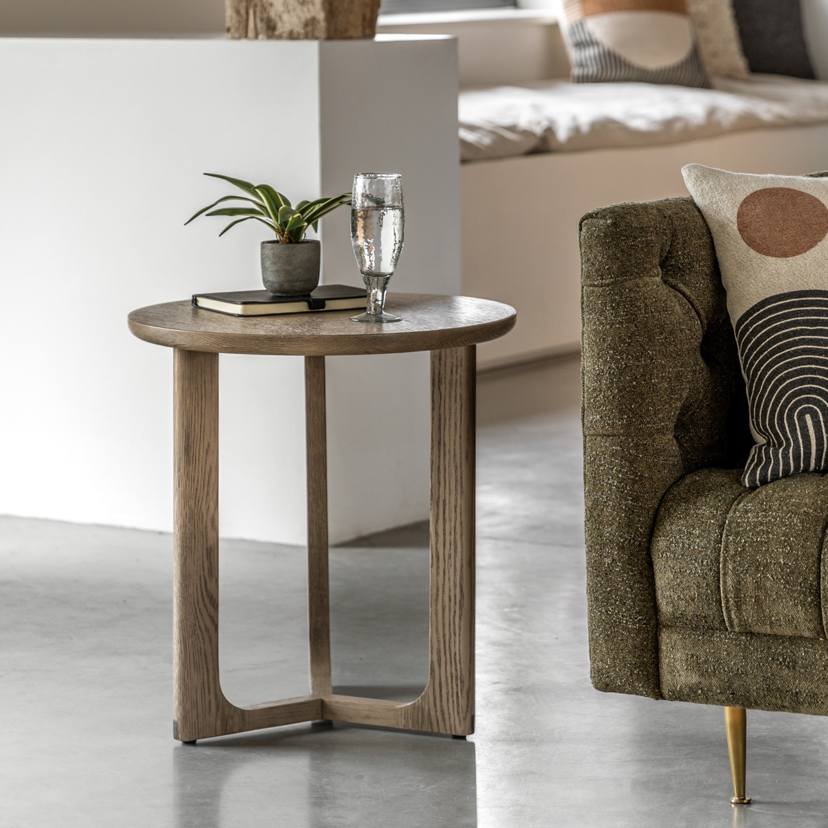 Gallery Living   Timberline Side Table Smoked in Size +44, BrandAlley