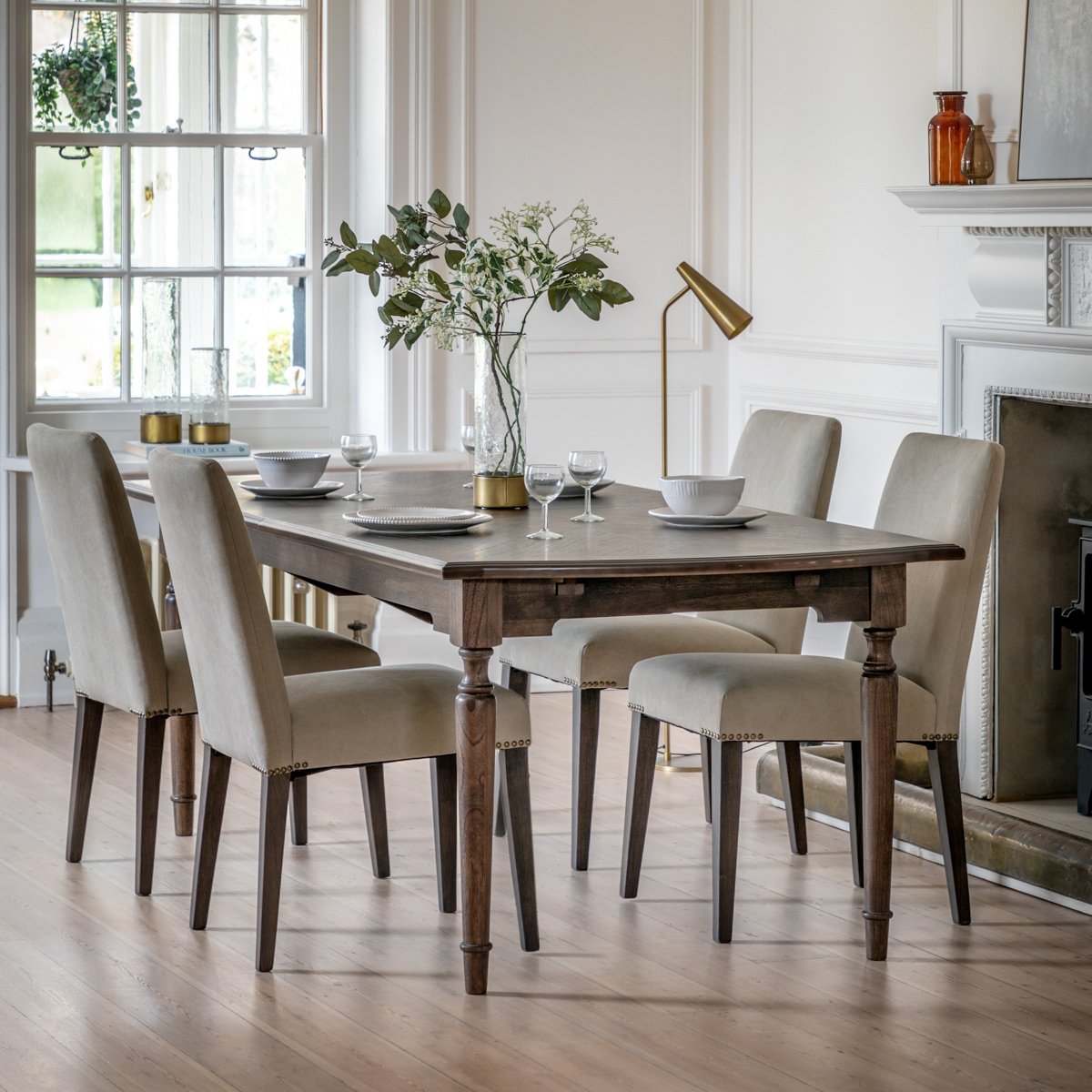 Gallery Living   Willowby Ext Dining Table in Size 10, BrandAlley