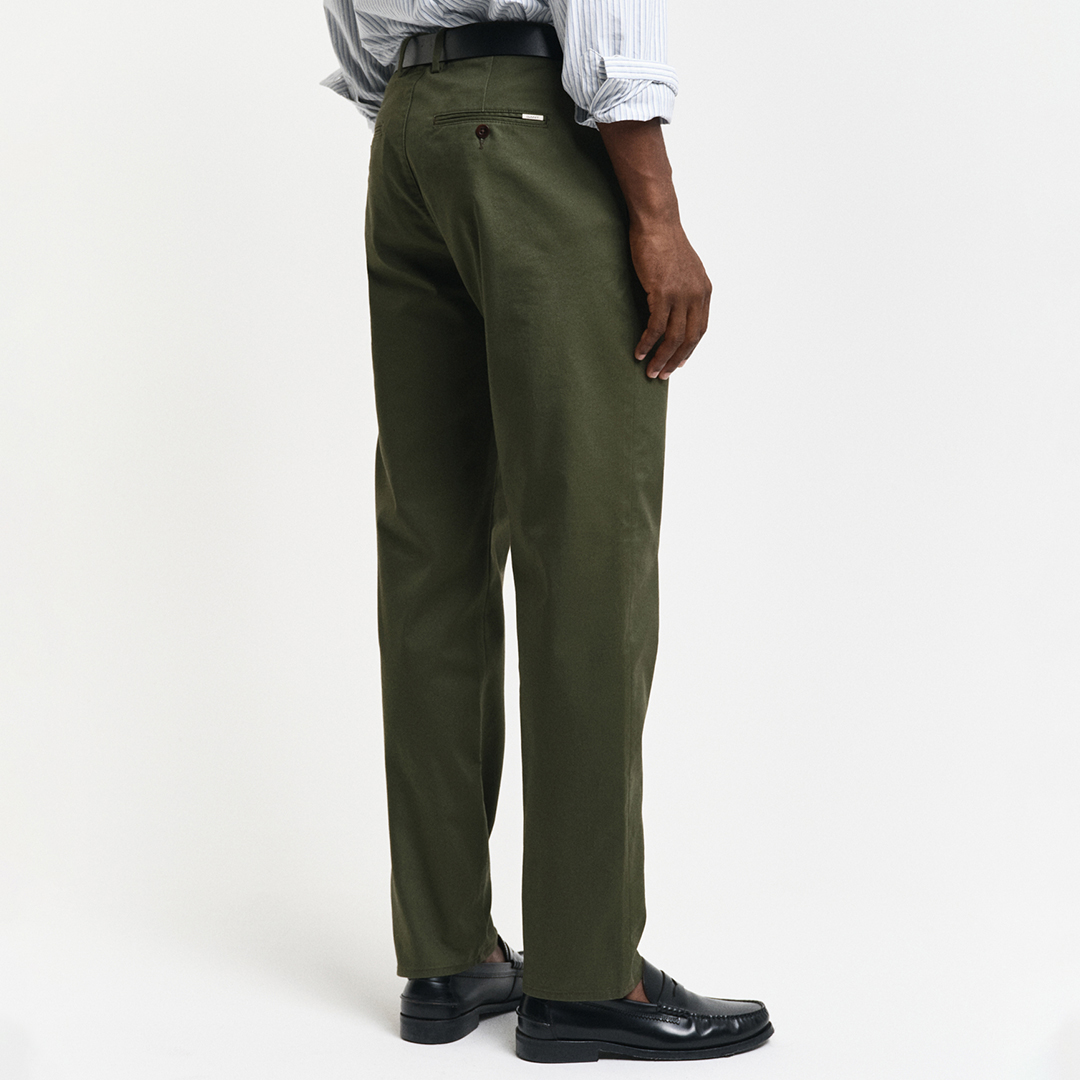 Gant Men's  Khaki Twill Regular Chino in Size 32 32, BrandAlley