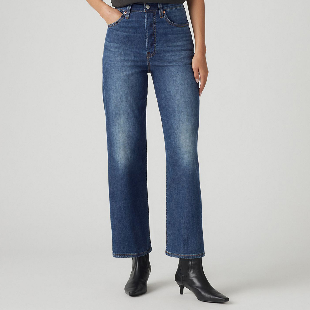 Levi's Women's  Indigo Ribcage Ankle Straight Stretch Jeans in Size 26 31, BrandAlley