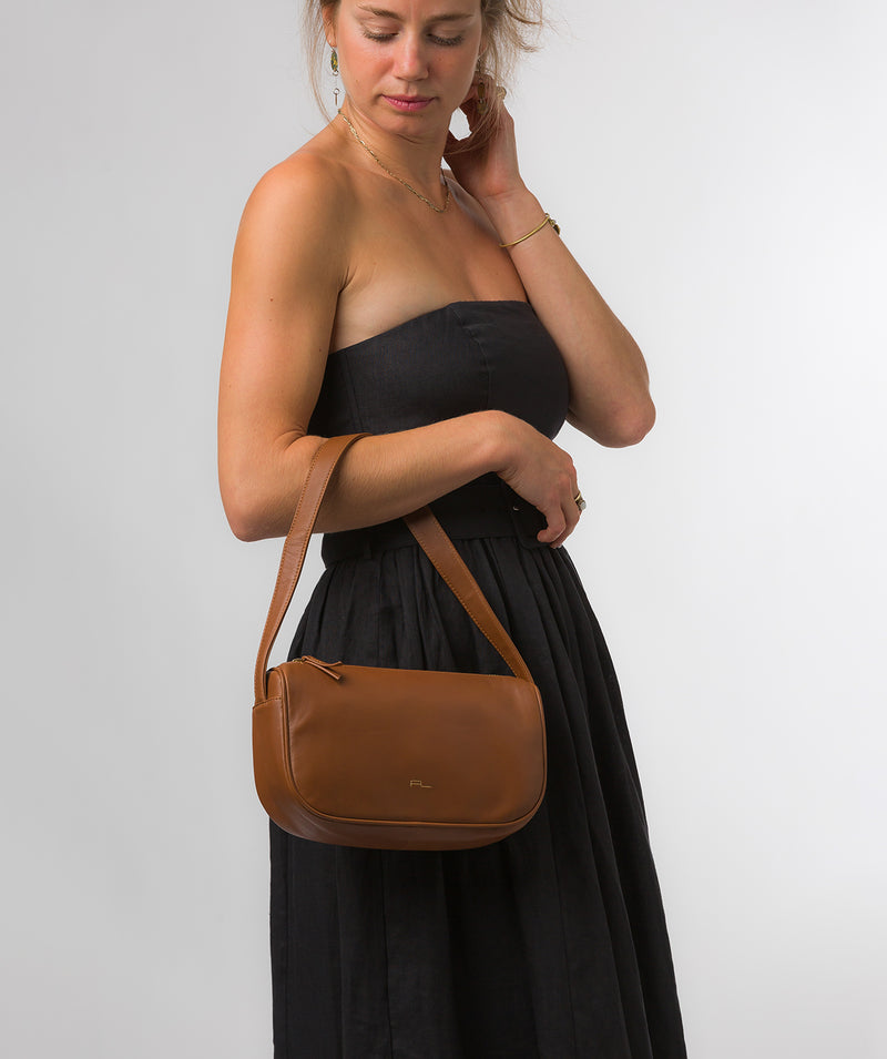 ‘Alicia’ Oak Leather Grab Bag