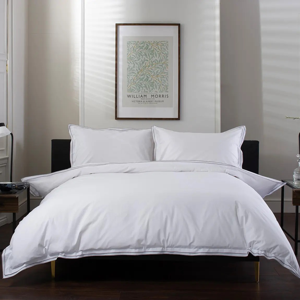 The Lyndon Company   200TC Super King Framed Silver Flange Duvet Cover in Size Superking, BrandAlley