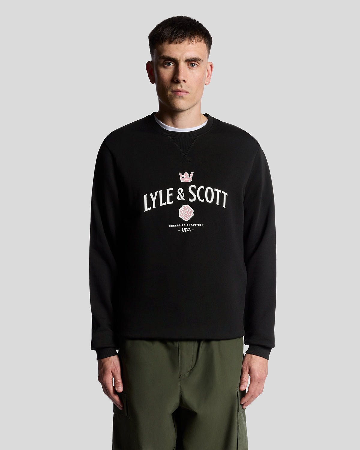 Lyle & Scott Men's  Cheers Graphic Crew Neck Sweatshirt in Size XS, BrandAlley