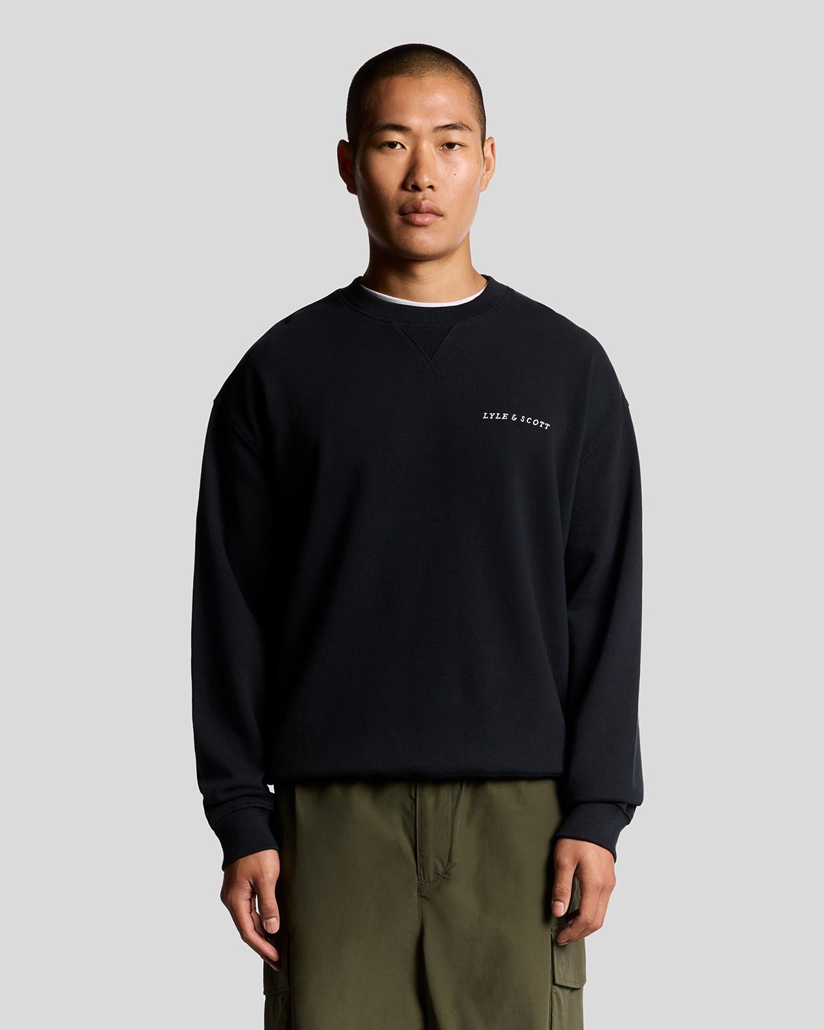 Lyle & Scott Men's  Script Brushback Fleece Sweatshirt in Size XXL, BrandAlley