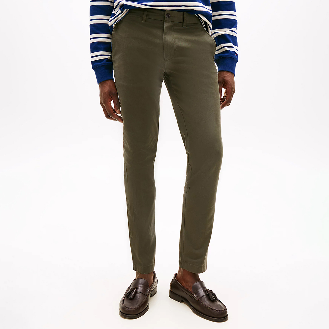 Tommy Hilfiger Men's   Green Chino Bleecker Trousers in Size 34 32, BrandAlley