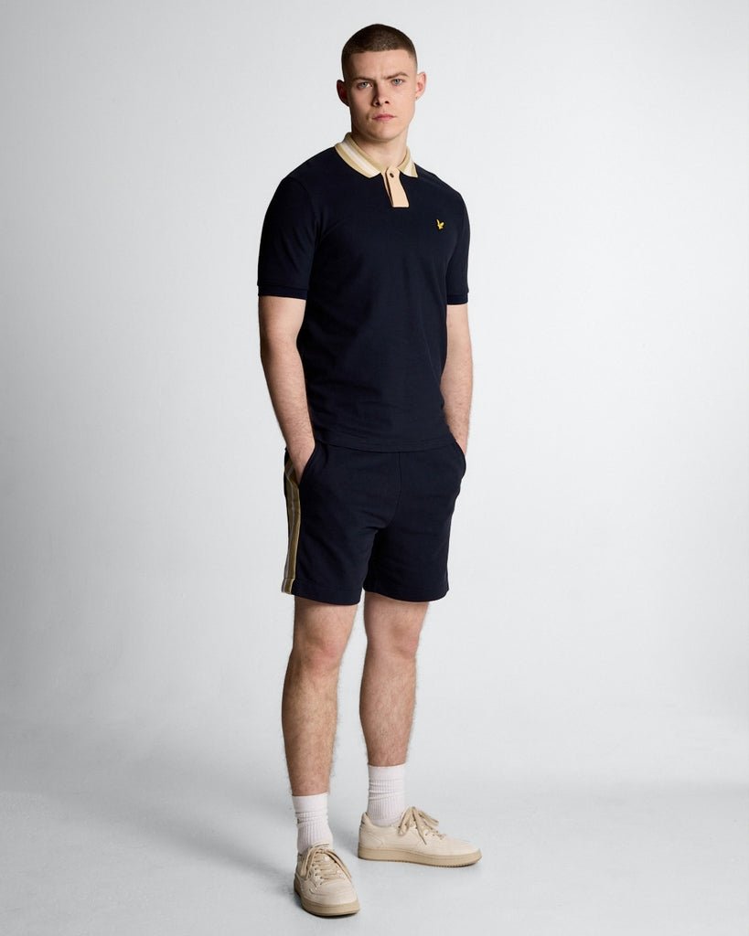 Lyle & Scott Men's  Contrast Taped Sweat Shorts in Size XXL, BrandAlley