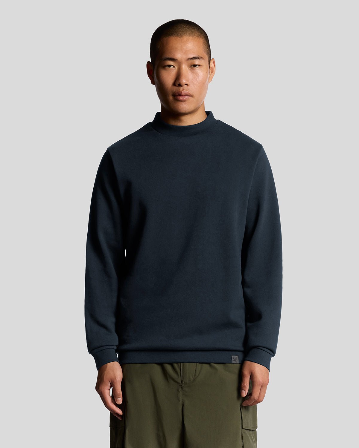 Lyle & Scott Half Raglan Sleeve Panneled Sweatshirt - Size XXL